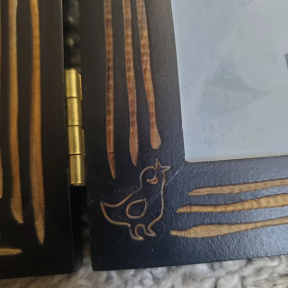 "Hearts Aglow" Bi-fold Photo Frame 3x4 Sisters Friendship Art - Picture 4 of 7